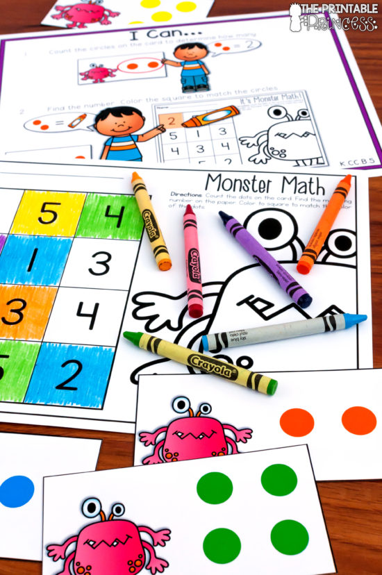 These Back to School monsters are sure to be a hit in your Kindergarten classroom this fall! Students will work on name recognition, writing, math, and more through this fun resource! Plus the free download is sure to be a hit as well! As a bonus, you can use this during the month of October to have some Halloween monster fun too! Click through to learn more and see how much your Kinders will enjoy their monster fun! {Also great in the preschool or 1st grade classroom!}